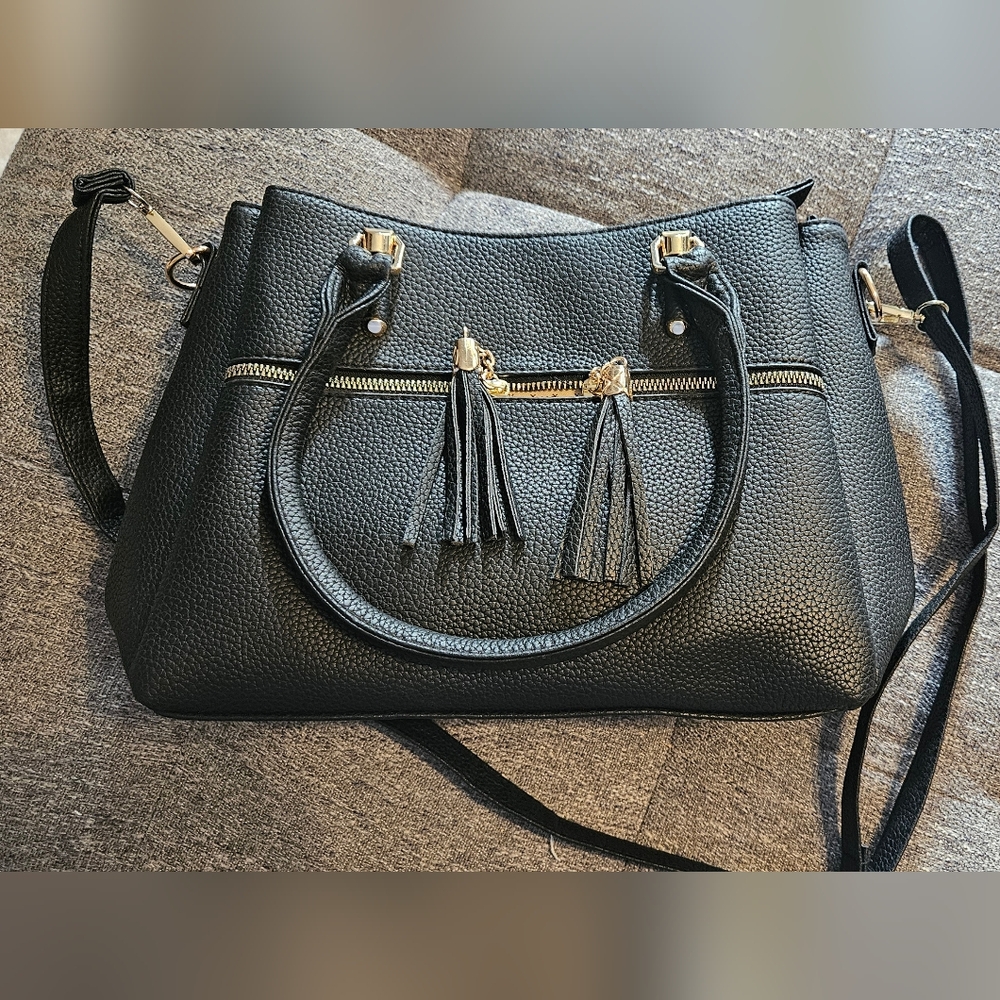 Elegant Black Leather Handbag